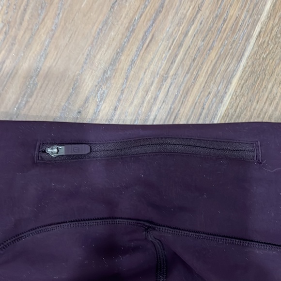 Lululemon Capri workout pants. Burgundy colour - Picture 5 of 5
